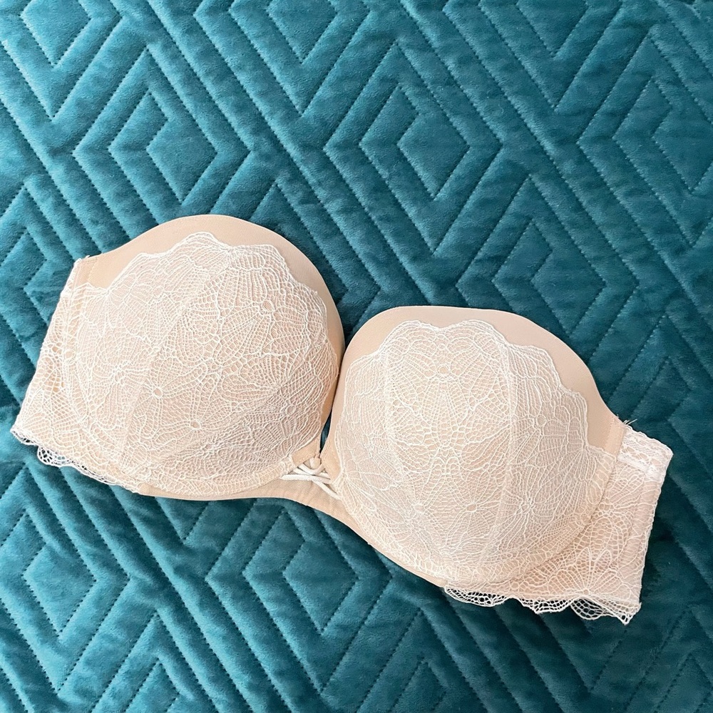 Victoria’s Secret dream angel’s strapless bra